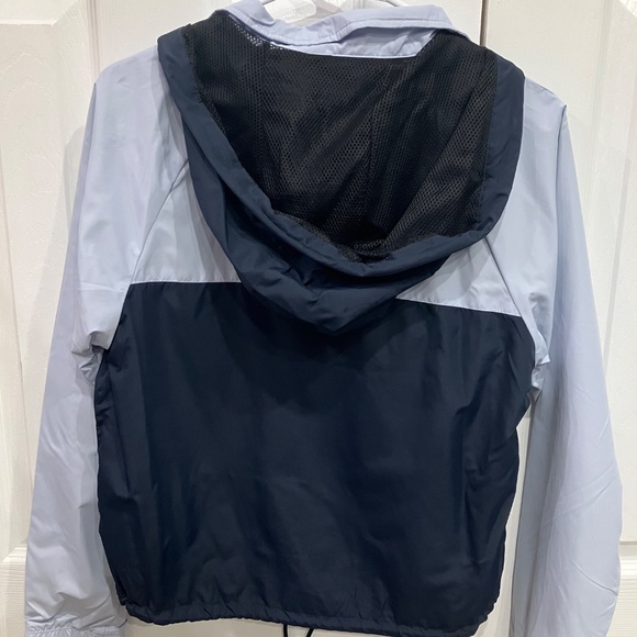 Lightweight Hollister Jacket -EUC - Picture 3 of 3